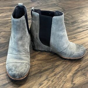 Sorel Lea Wedge Pull-On Gray Chelsea Booties Size 6.5